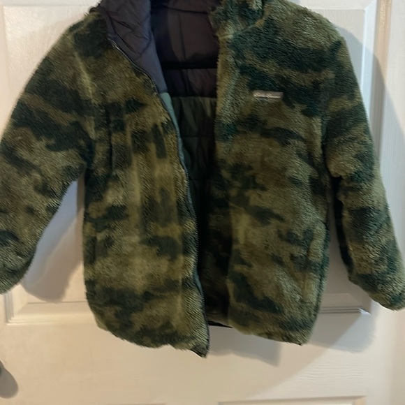 Eddie Bauer Kids Two-Tone Puffer Jacket - Picture 8 of 10